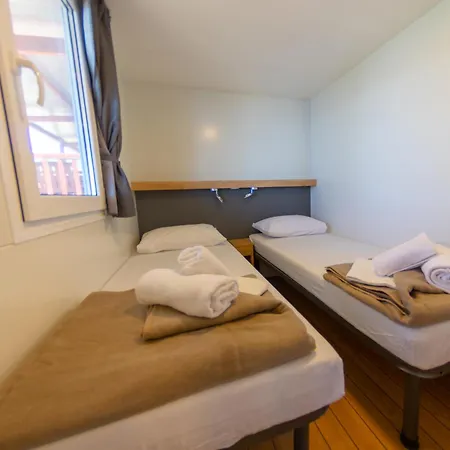 Adria Family Zone B 61 * Klenovica